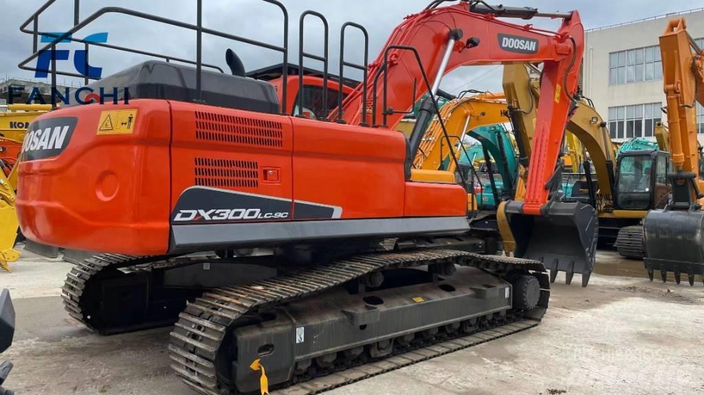 Doosan DX 300 LC Paletli ekskavatörler
