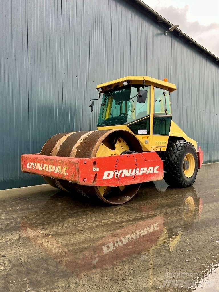 Dynapac CA302D Tek tamburlu silindirler