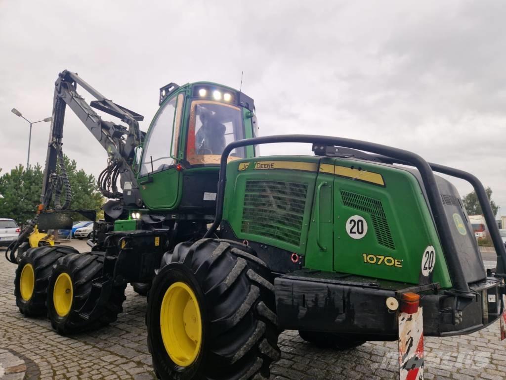 John Deere 1070 E Biçerdöverler