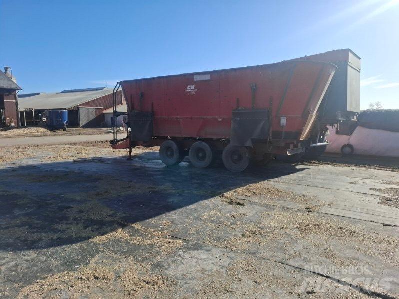 JF FEEDER VM 38 Hayvan besleyiciler