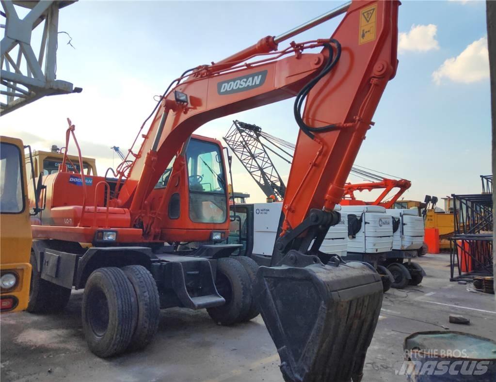 Doosan DH 150 W-7 Lastik tekerli ekskavatörler