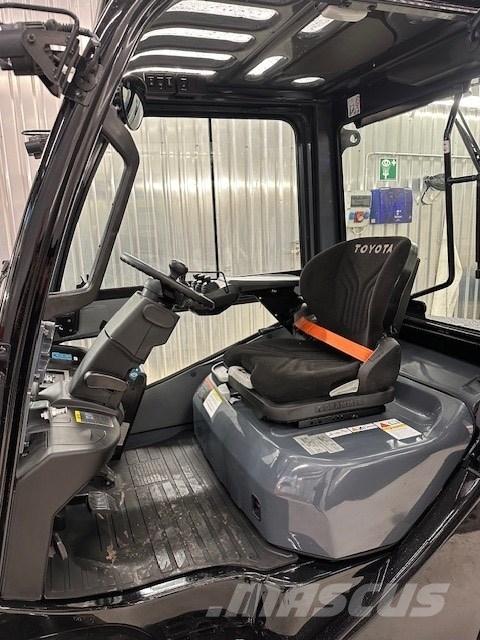 Toyota 52-8 FDF 30 Dizel forkliftler