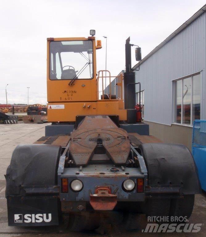 Sisu TRX 242 Terminal çekiciler