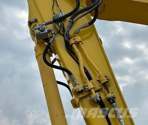 Komatsu PW 160-7E0 Lastik tekerli ekskavatörler