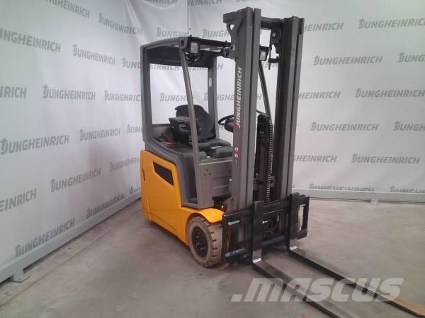 Jungheinrich EFG 215 Elektrikli forkliftler