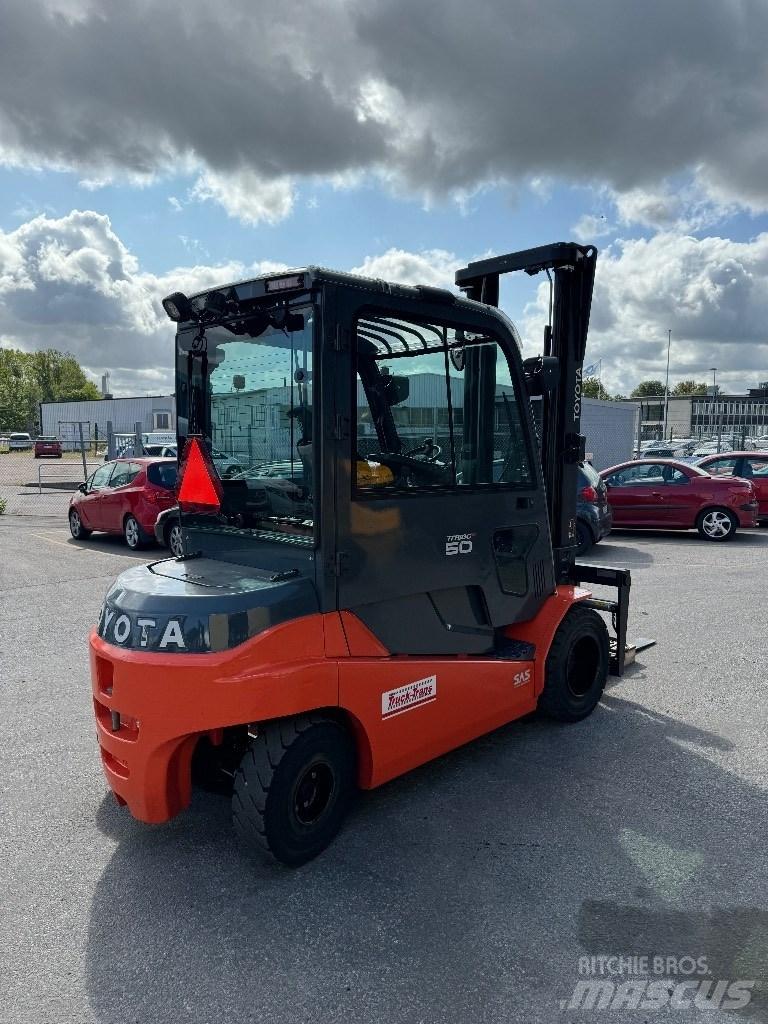Toyota 8FBMT50 Elektrikli forkliftler