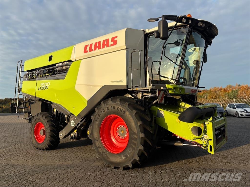 CLAAS LEXION 7500 Biçerdöverler