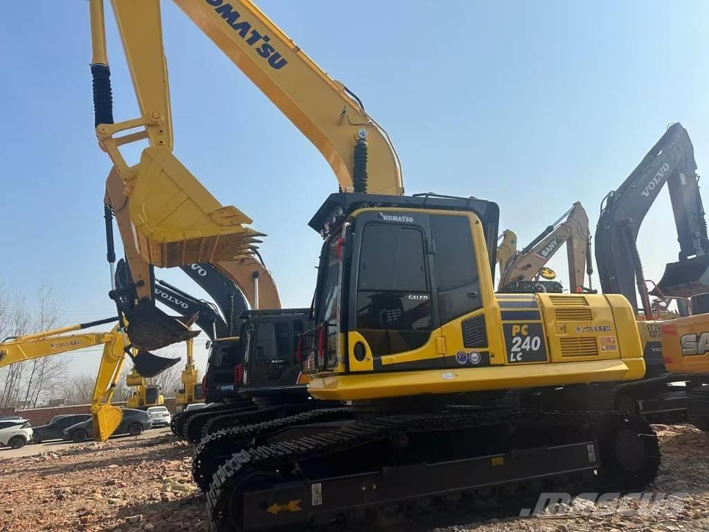 Komatsu PC 240 Paletli ekskavatörler