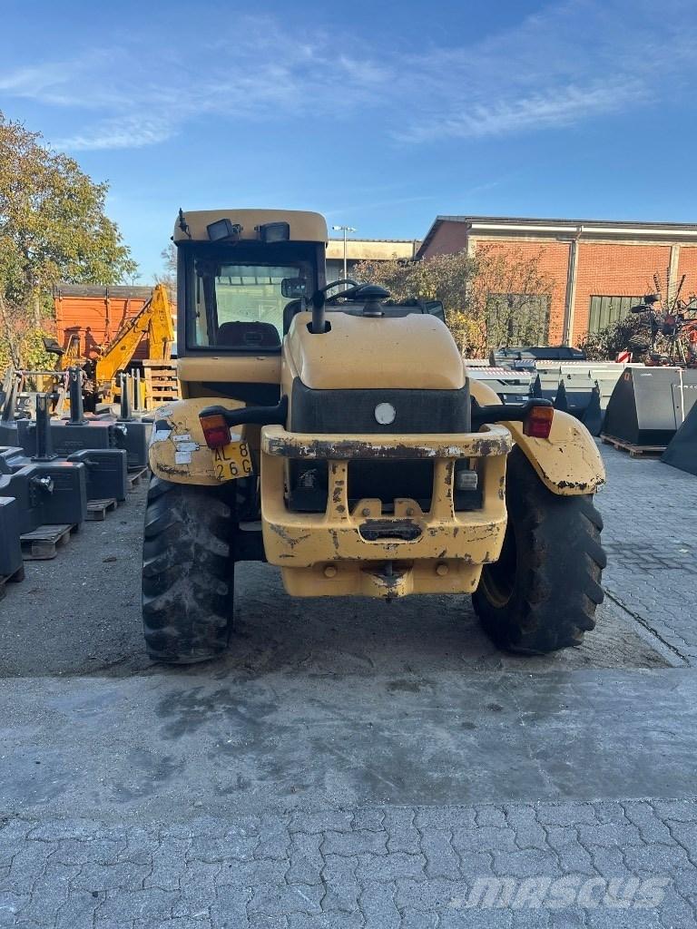 New Holland LM 640 Tarimsal teleskopik yükleyiciler