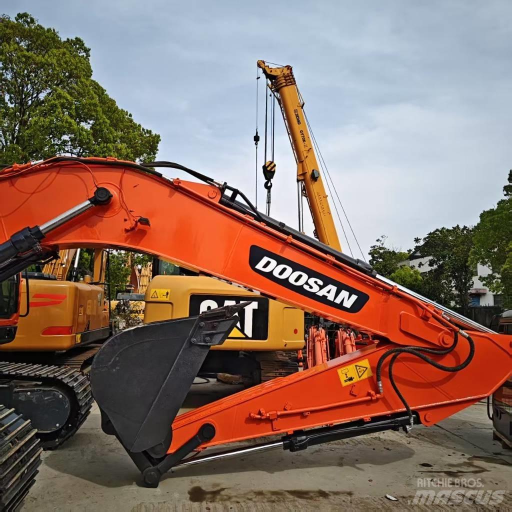 Doosan DX 225 Paletli ekskavatörler