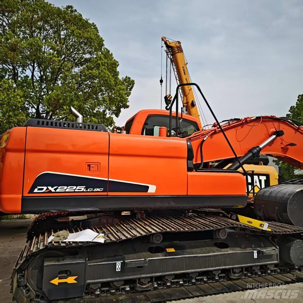 Doosan DX 225 Paletli ekskavatörler