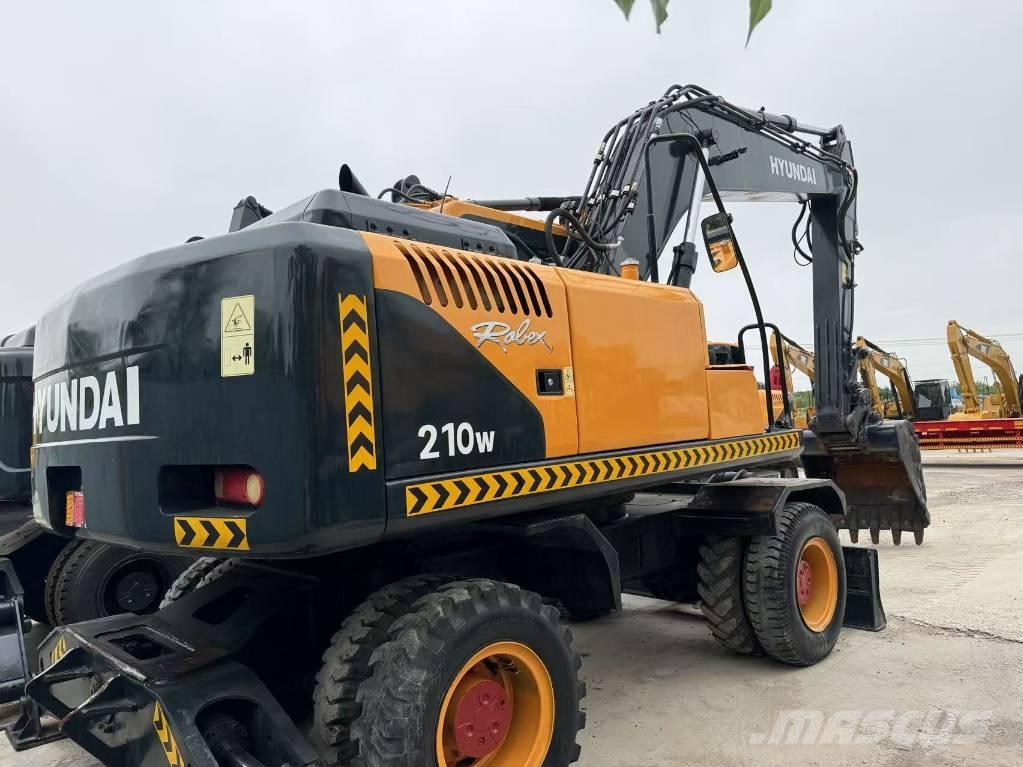 Hyundai R210W-9 Lastik tekerli ekskavatörler