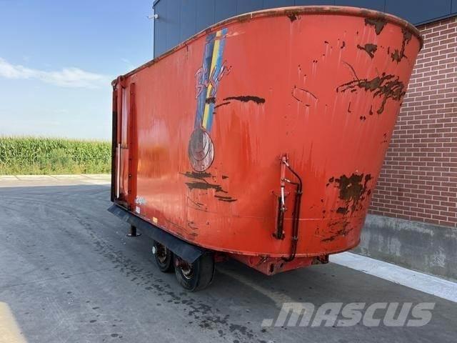 Peecon 24m³ Mikser besleyiciler