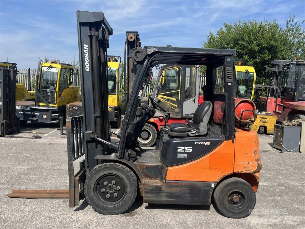 Doosan G25E-5 LPG'li forkliftler