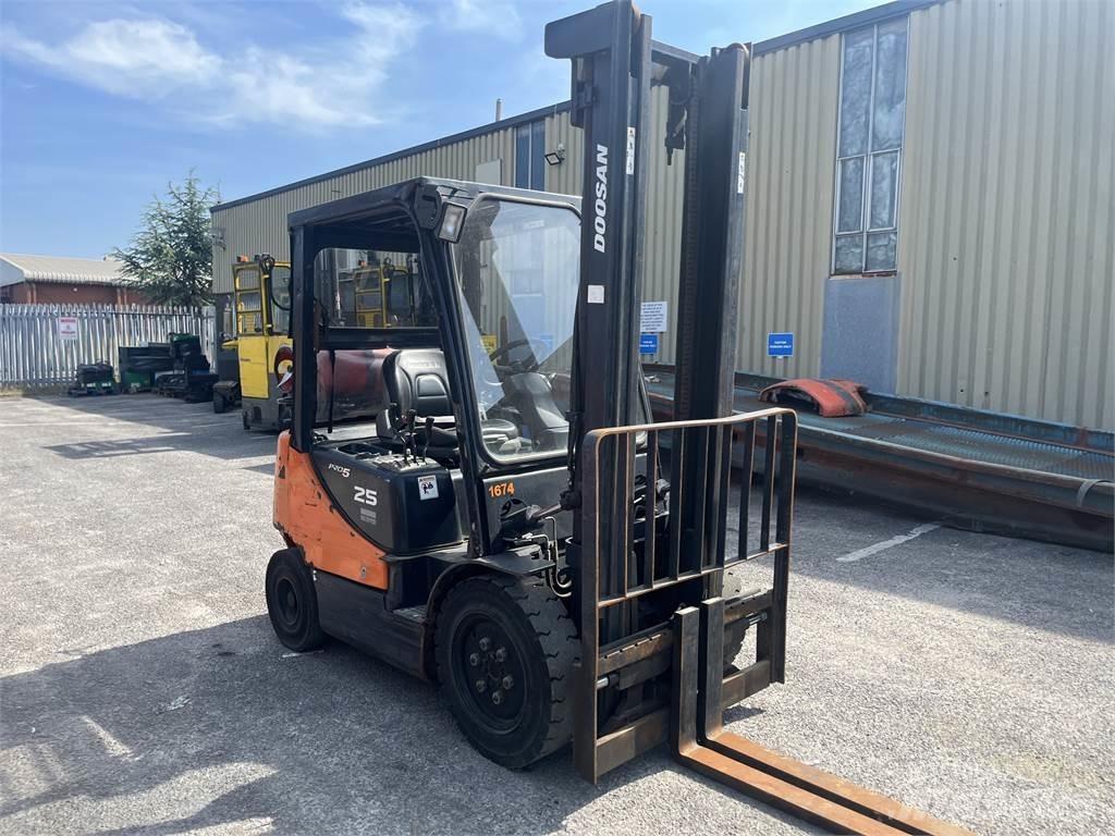 Doosan G25E-5 LPG'li forkliftler