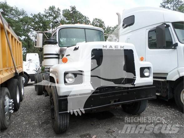Mack R Diger
