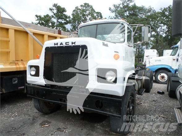Mack R Diger