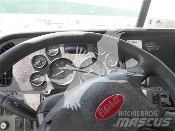 Peterbilt 384 Diger