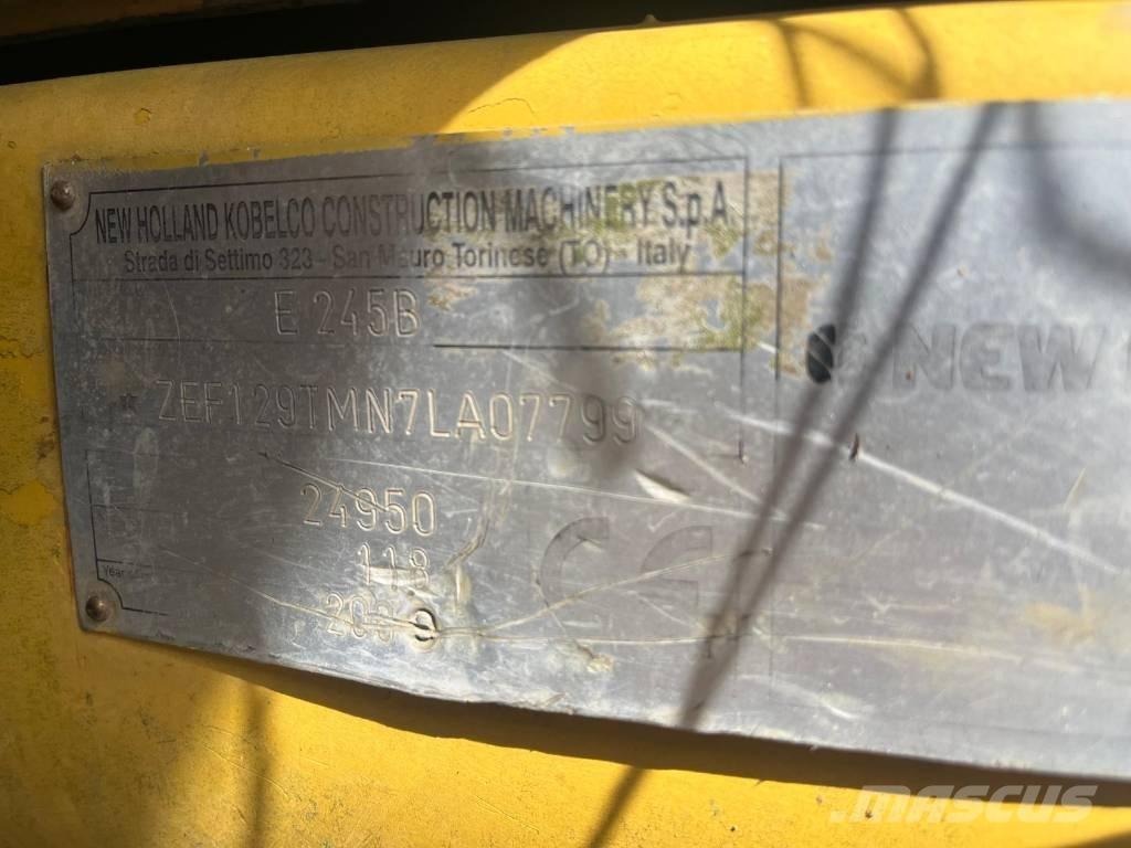 New Holland E 245 B Paletli ekskavatörler