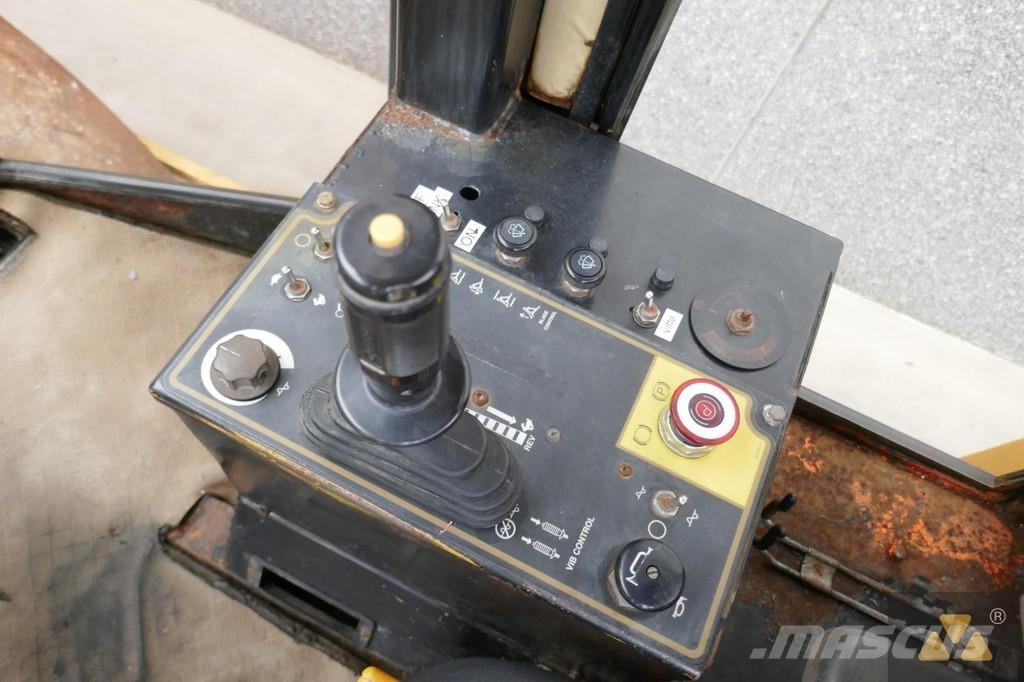 CAT CS433C Tek tamburlu silindirler