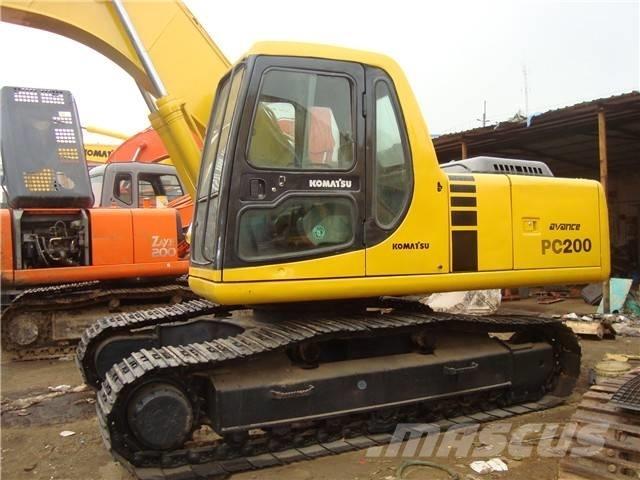 Komatsu PC 200 Paletli ekskavatörler