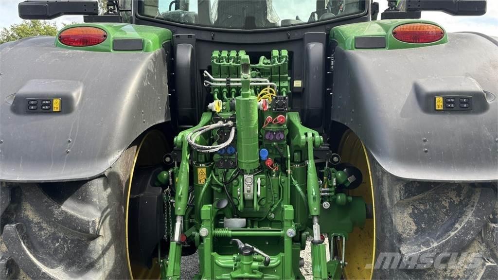 John Deere 6R215 Traktörler