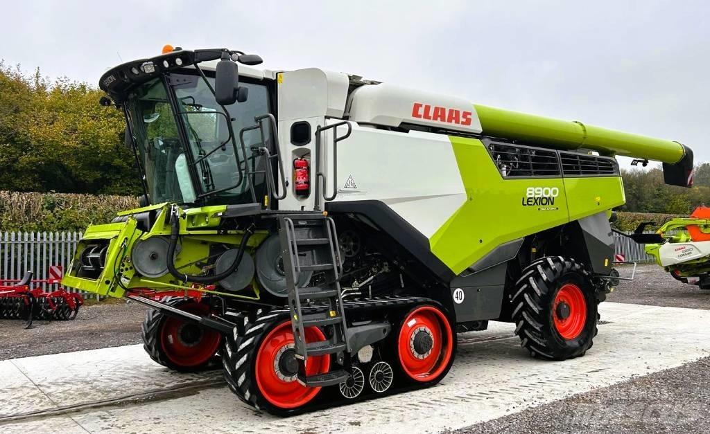 CLAAS Lexion 8900 TT Biçerdöverler