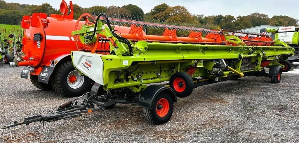 CLAAS Lexion 8900 TT Biçerdöverler