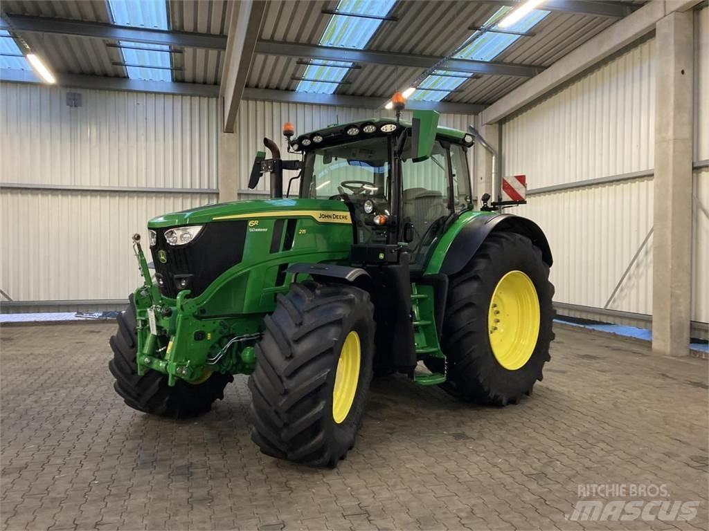 John Deere 6R 215 Traktörler