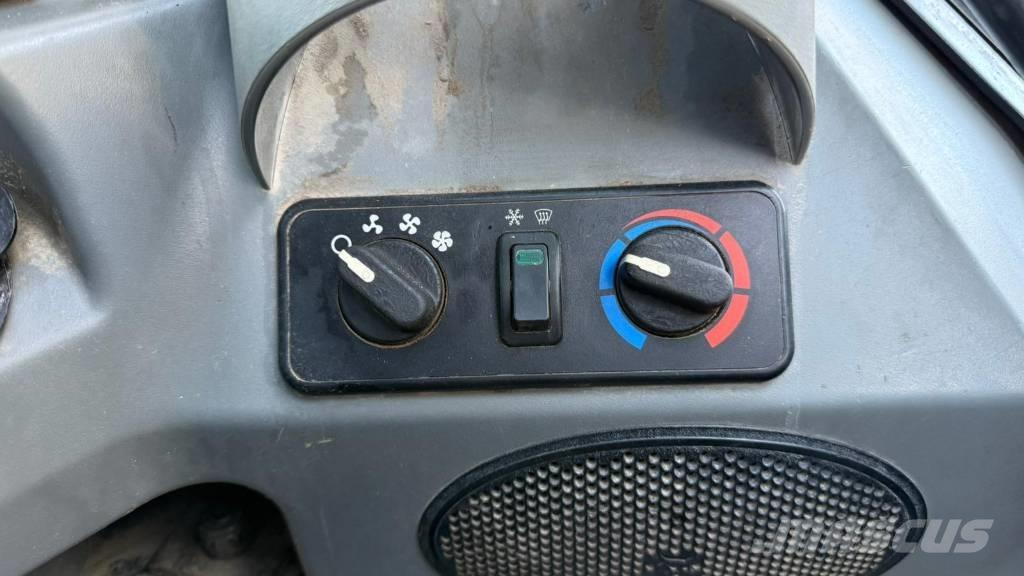 Bobcat T 590 Skid steer loderler