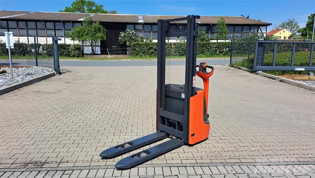 Linde L12- BR1172 Yaya kumandali istif makinasi