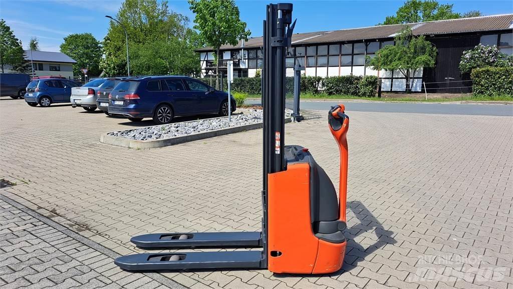 Linde L12- BR1172 Yaya kumandali istif makinasi