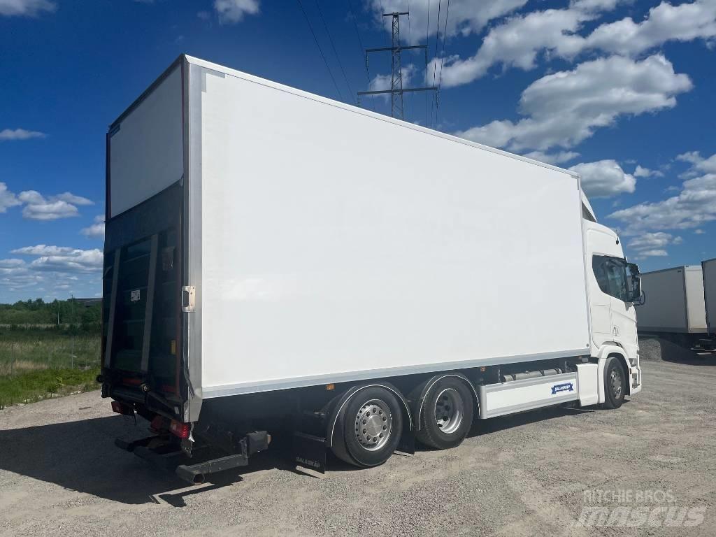 Scania R540B6X2*4NB Kapali kasa kamyonlar