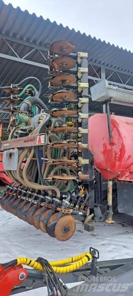 Livakka 16,5 m3 Sivi gübre ve ilaç tankerleri