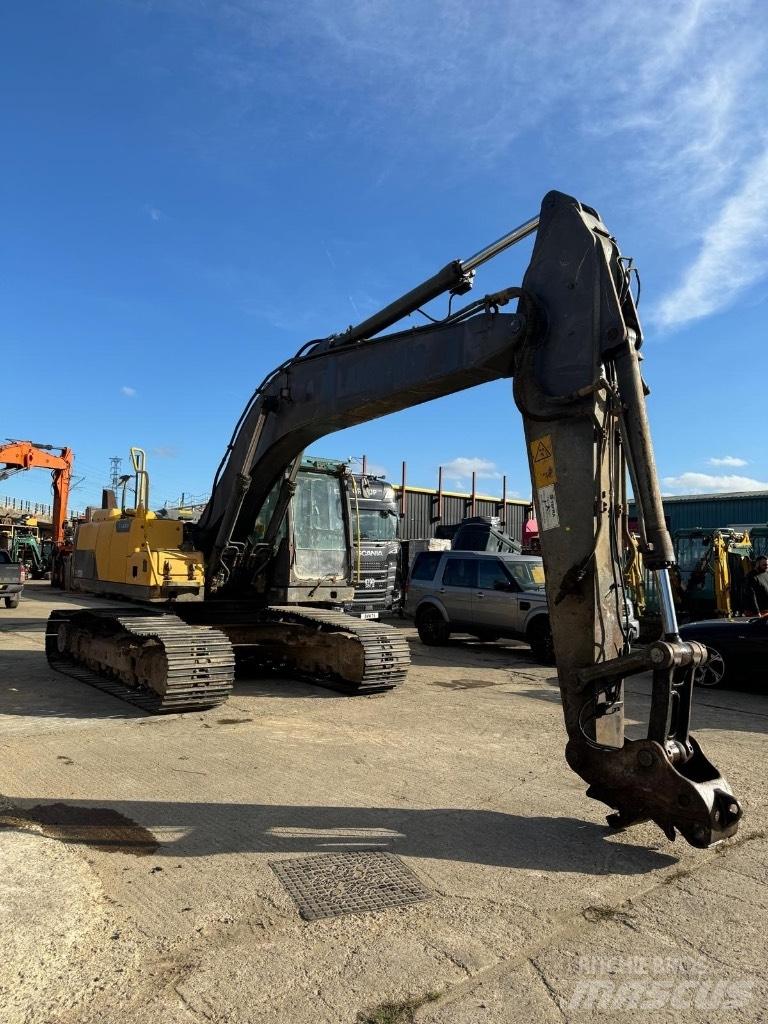 Volvo EC 220 DL Paletli ekskavatörler