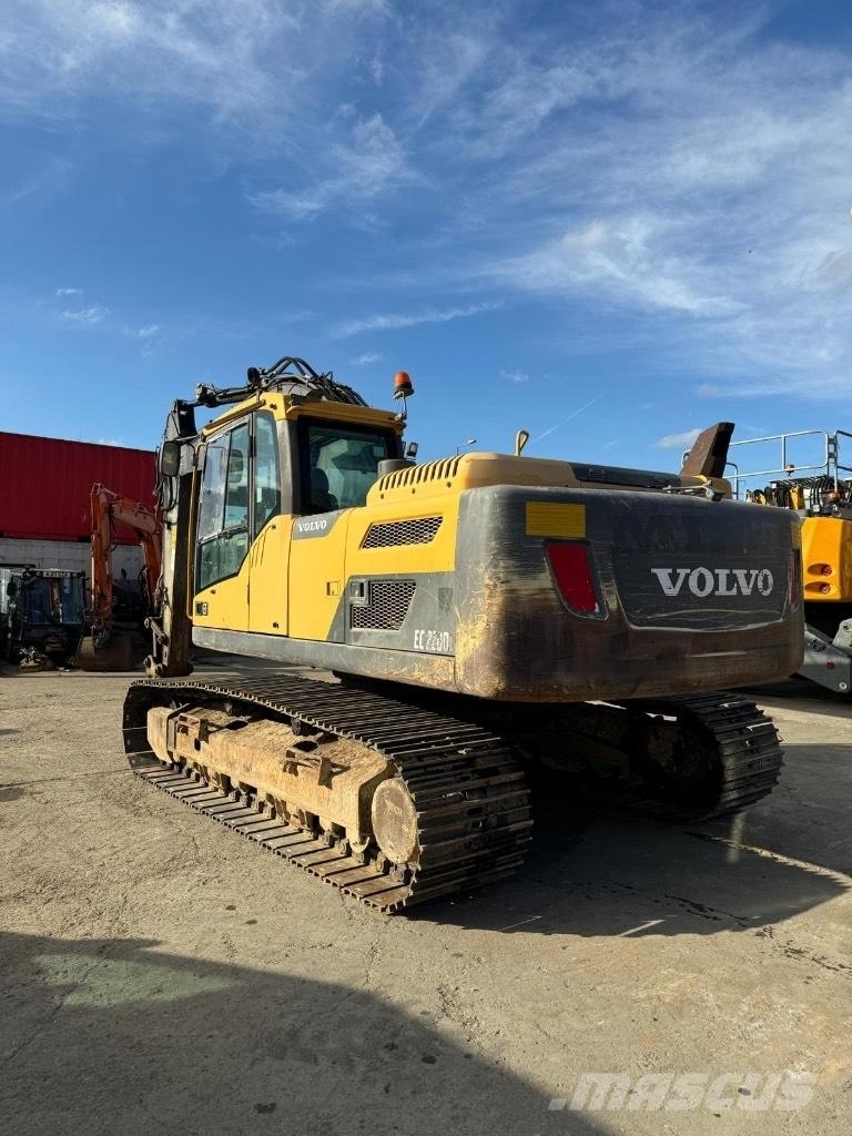 Volvo EC 220 DL Paletli ekskavatörler