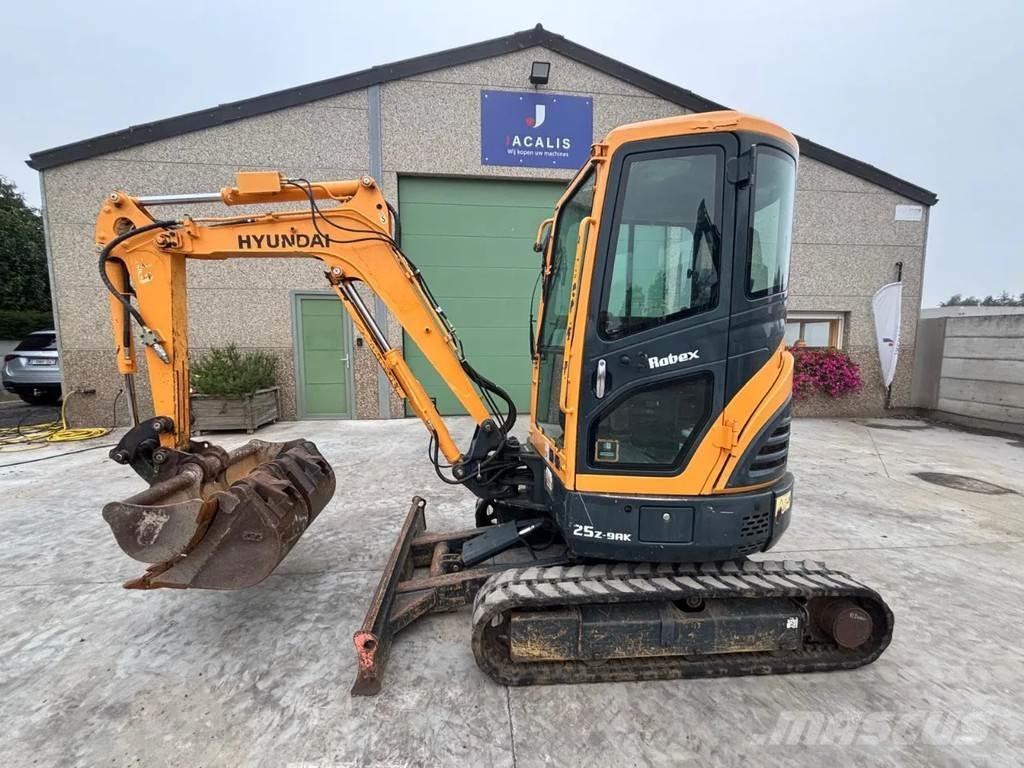 Hyundai R25Z Mini ekskavatörler, 7 tona dek
