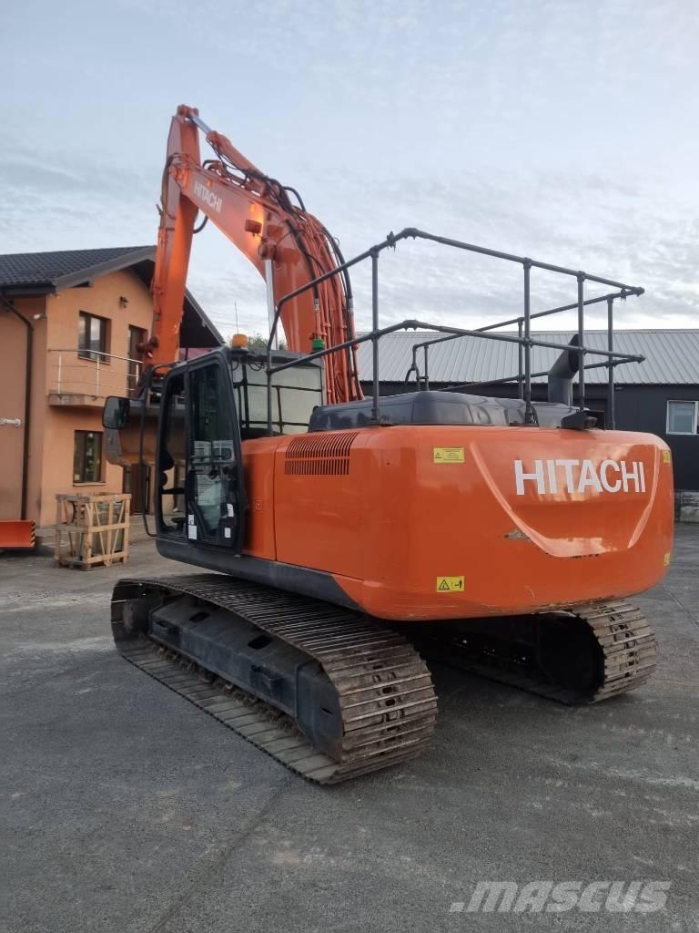 Hitachi 210 Paletli ekskavatörler