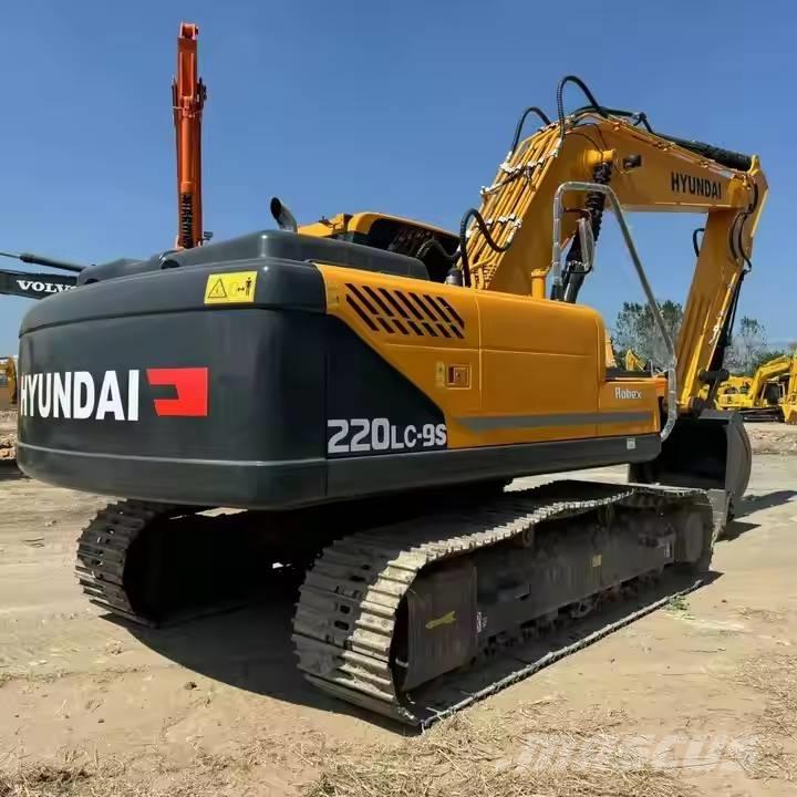 Hyundai R220LC-9S Paletli ekskavatörler