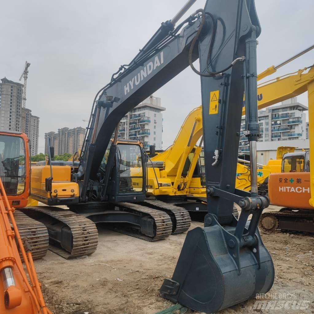 Hyundai R 225LC-9T Paletli ekskavatörler