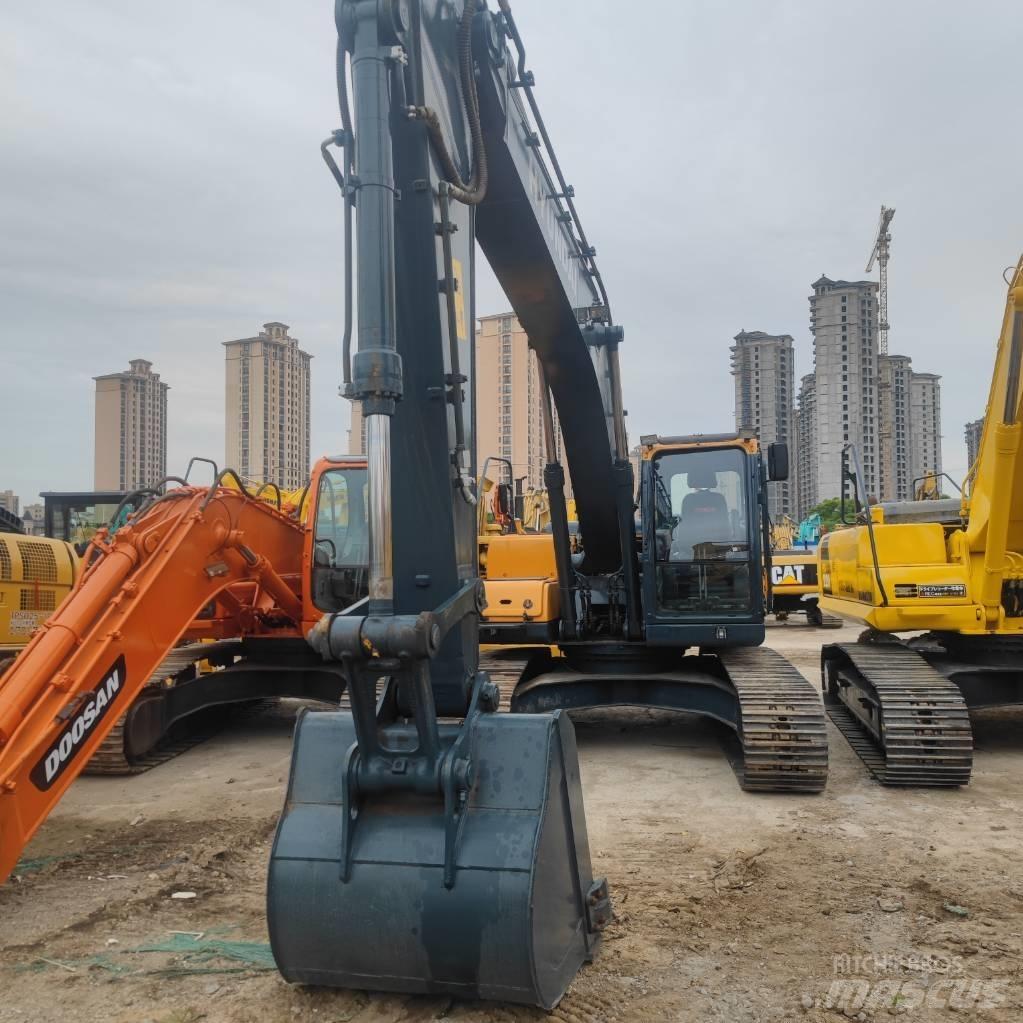 Hyundai R 225LC-9T Paletli ekskavatörler