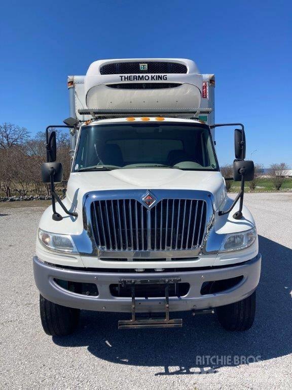 International 4300 Kapali kasa kamyonlar