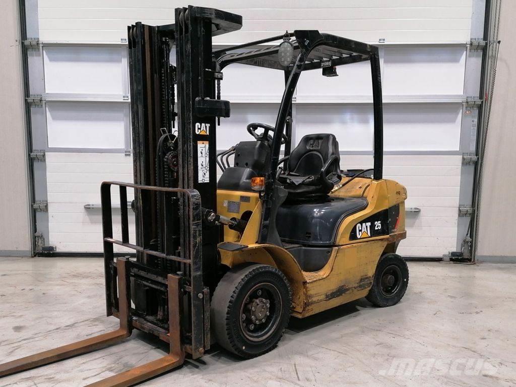 CAT GP25N LPG'li forkliftler