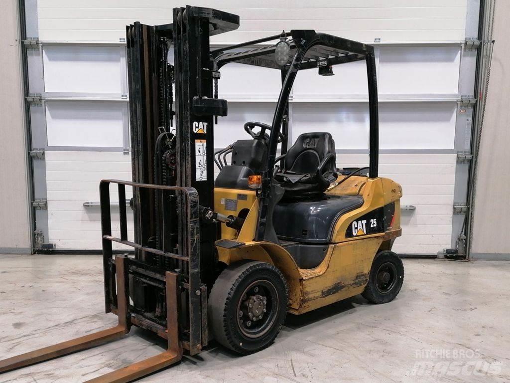 CAT GP25N LPG'li forkliftler