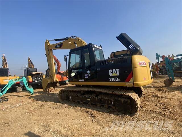 CAT 318D2 Paletli ekskavatörler