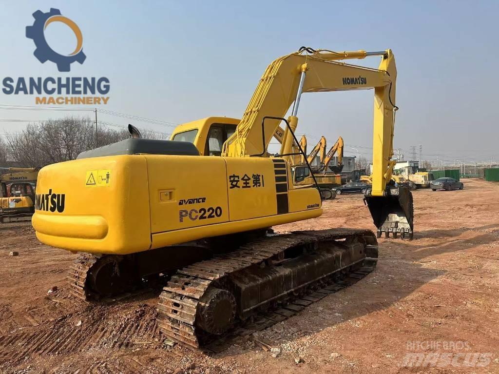 Komatsu PC 220 Paletli ekskavatörler