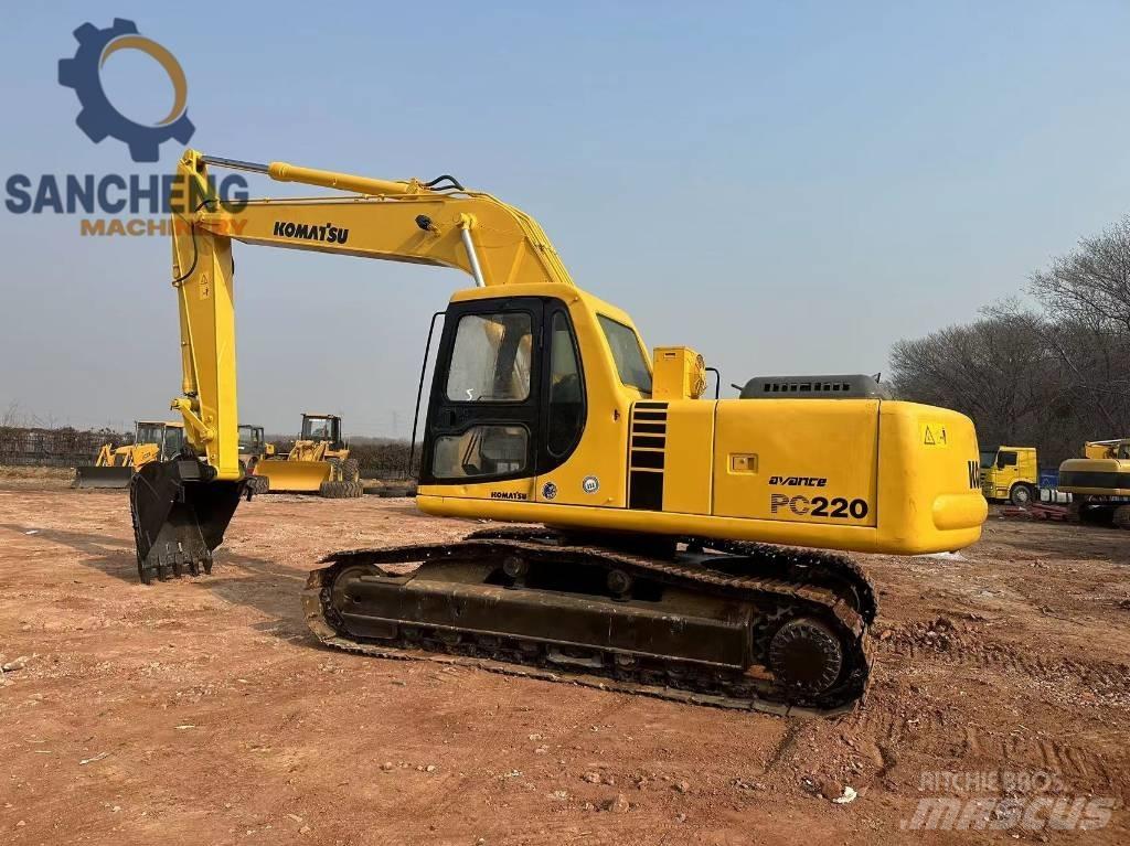Komatsu PC 220 Paletli ekskavatörler
