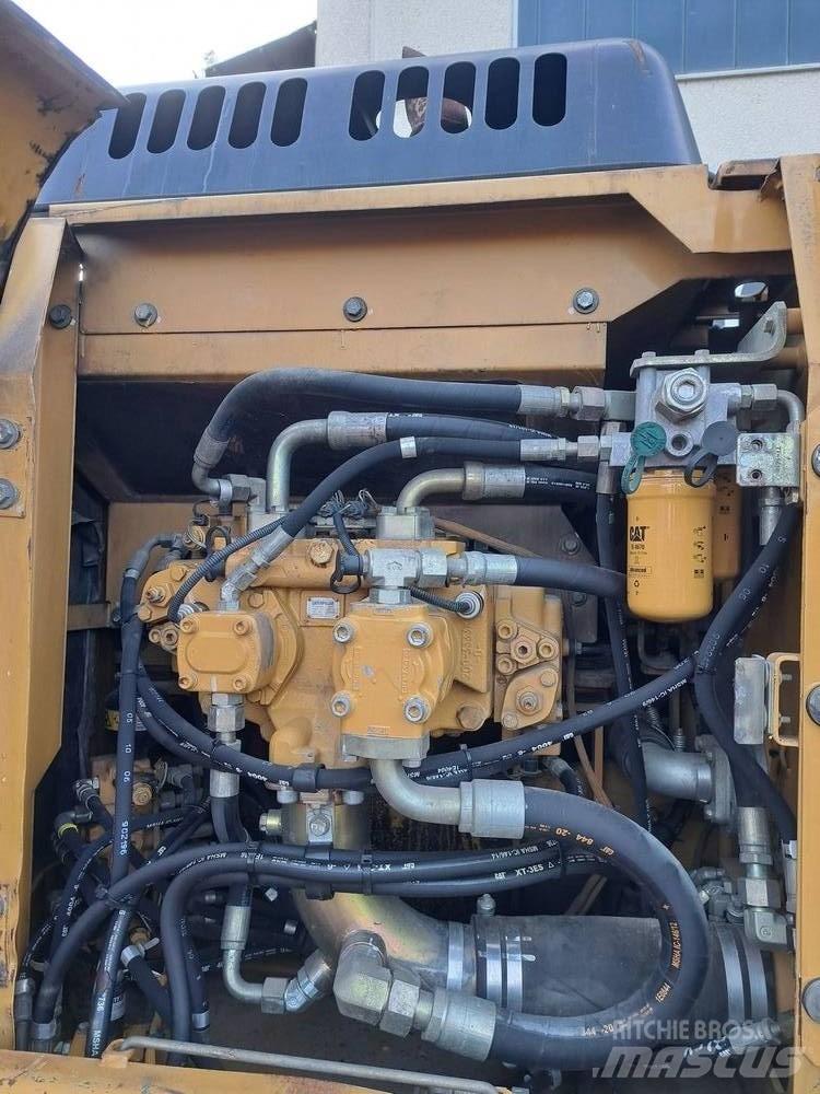 CAT 319 C LN Paletli ekskavatörler
