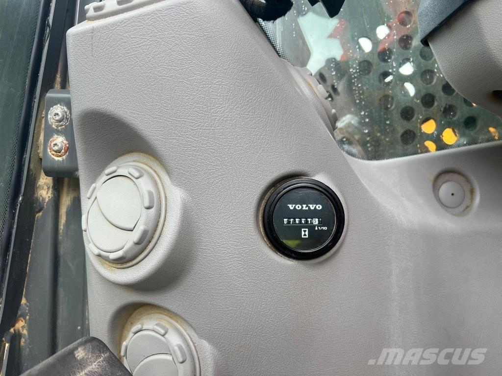 Volvo EC 380 EL HR Yıkım ekskavatörleri