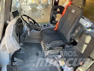 CAT 777F Belden kirma kaya kamyonu